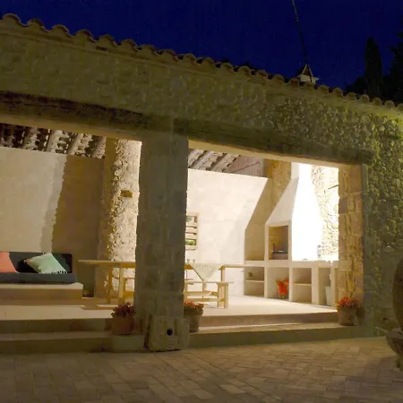 Ferienhaus Spacious In Navata